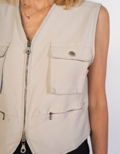 Gilet Beige con Zip e Tasche Utility 4